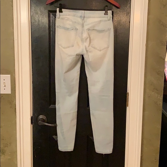 Refuge size 2 destroyed skinny jeans light wash - Picture 4 of 5